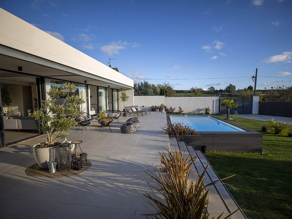 Pizpireta Villa Rural en Salamanca: alojamiento rural exclusivo con piscina, rodeado de naturaleza cerca de Ciudad Rodrigo, ideal para escapadas de verano.